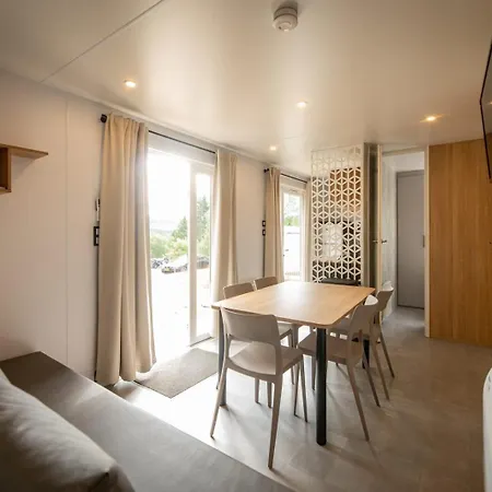Arden Parks Petite Suisse Κάμπινγκ