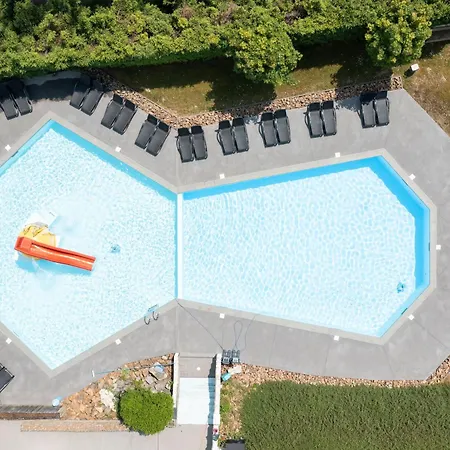 אתר קמפינג Ardenparks Petite Suisse *