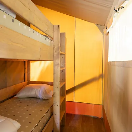 Arden Parks Petite Suisse