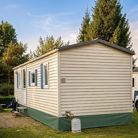 Arden Parks Petite Suisse مكان تخييم *